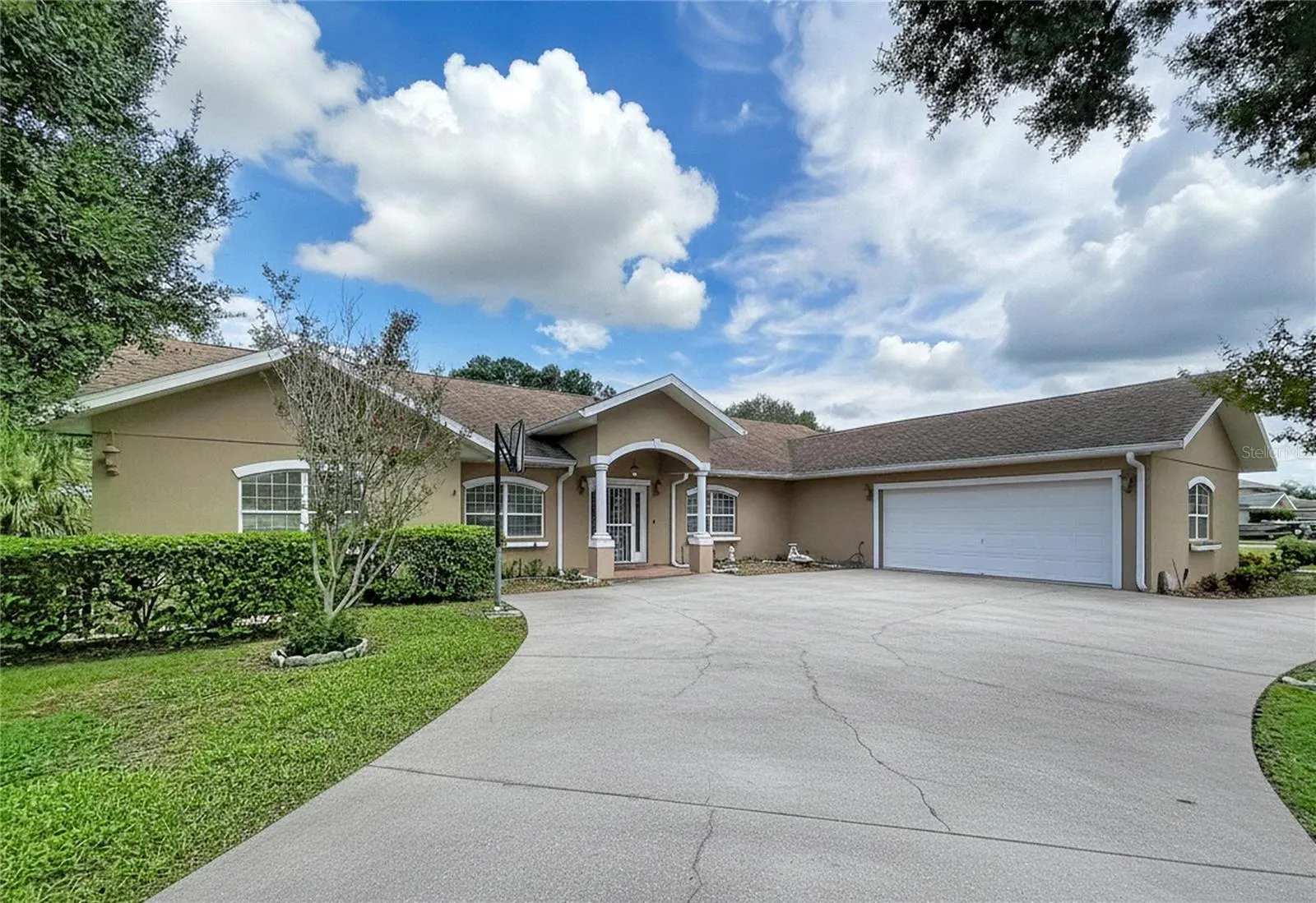 1348 EDGEWATER BEACH DR
