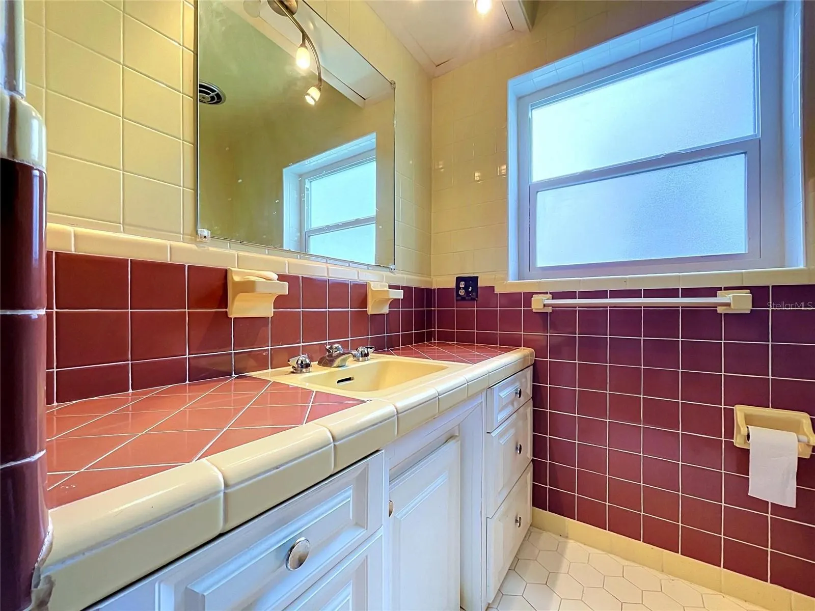1348 EDGEWATER BEACH DR