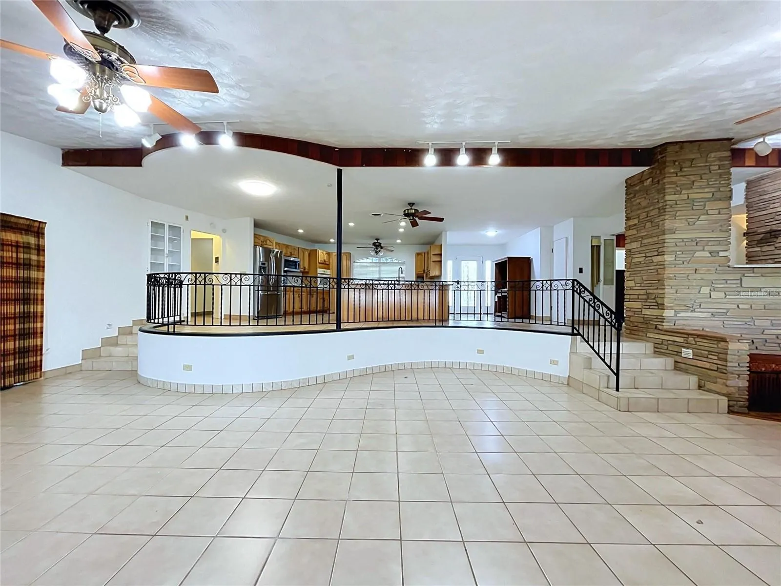 1348 EDGEWATER BEACH DR