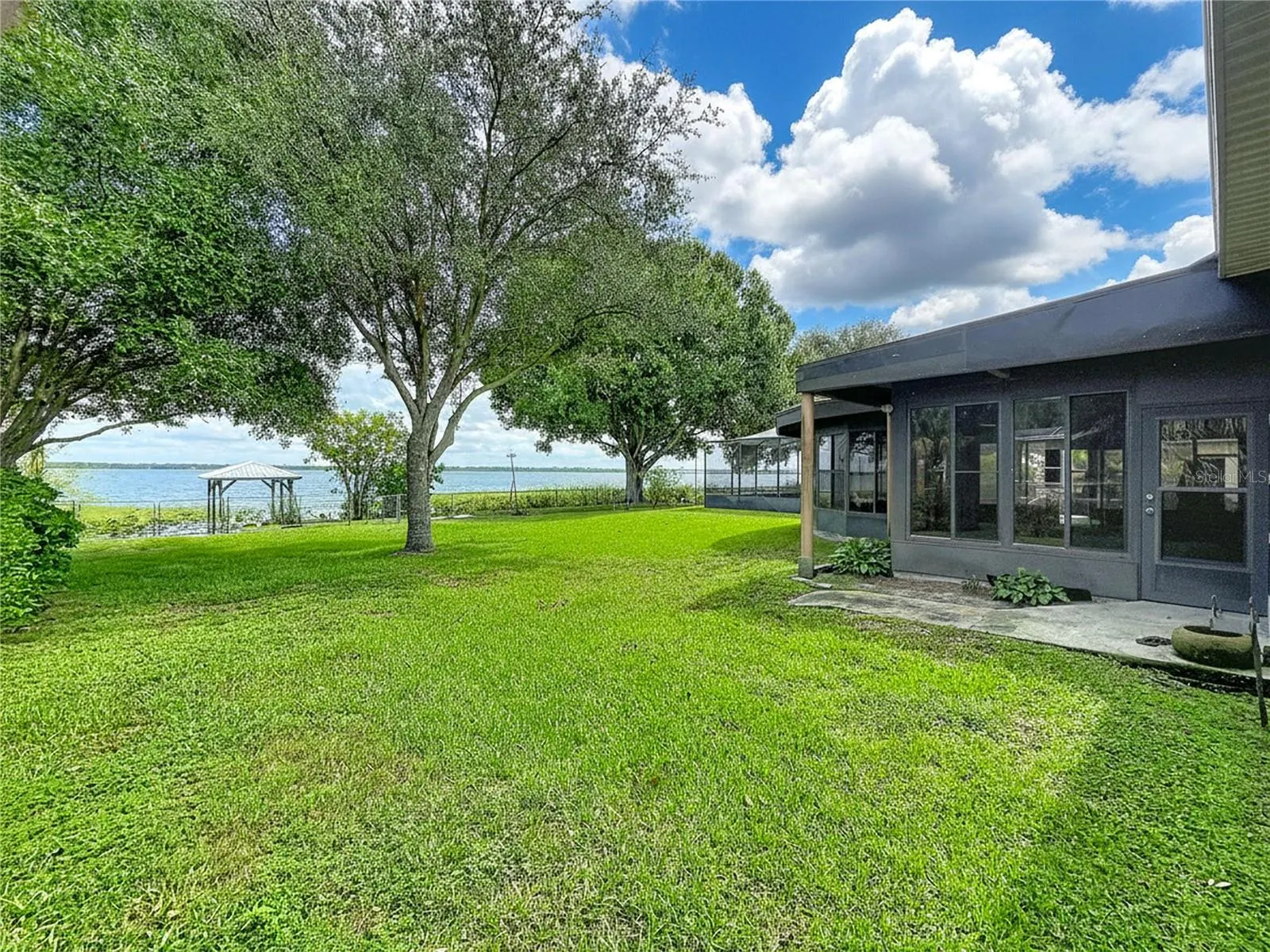 1348 EDGEWATER BEACH DR