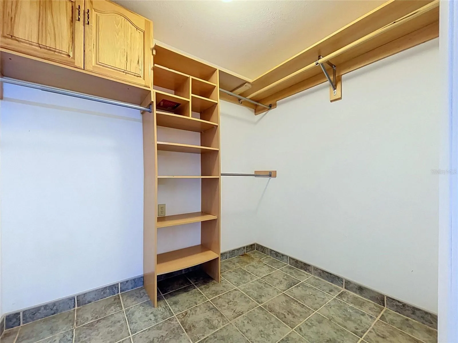 1348 EDGEWATER BEACH DR