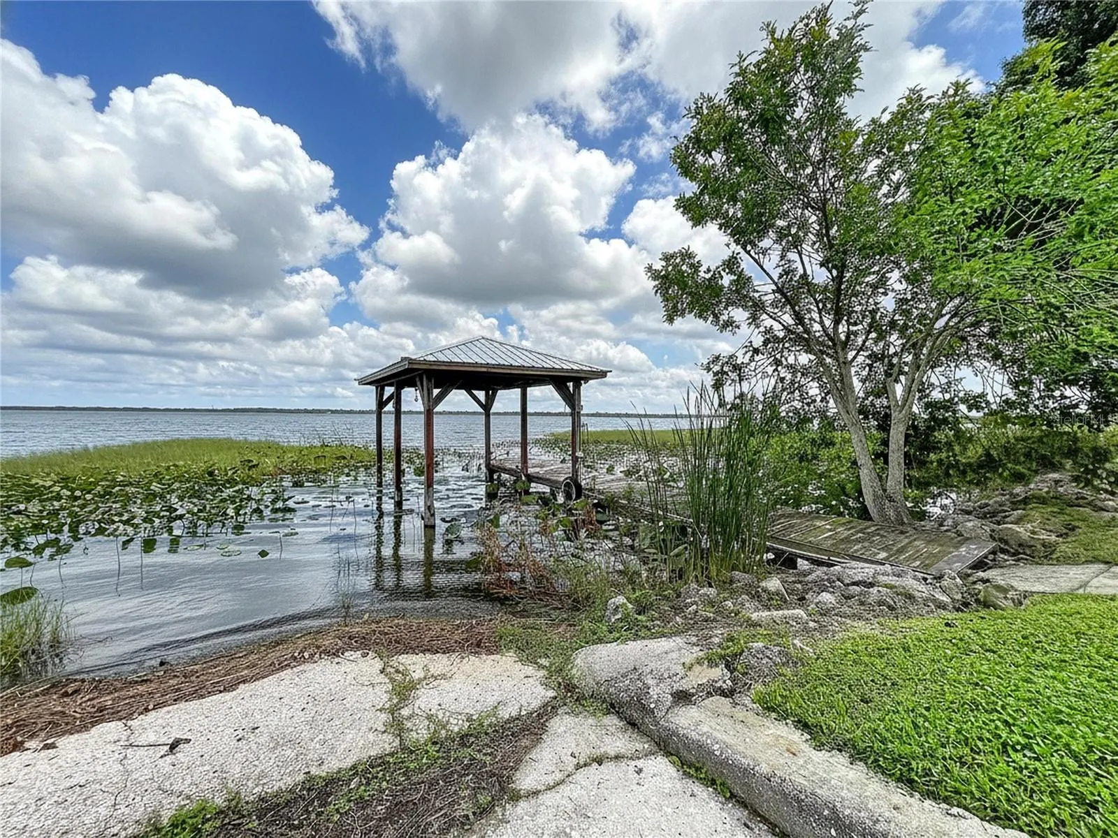 1348 EDGEWATER BEACH DR