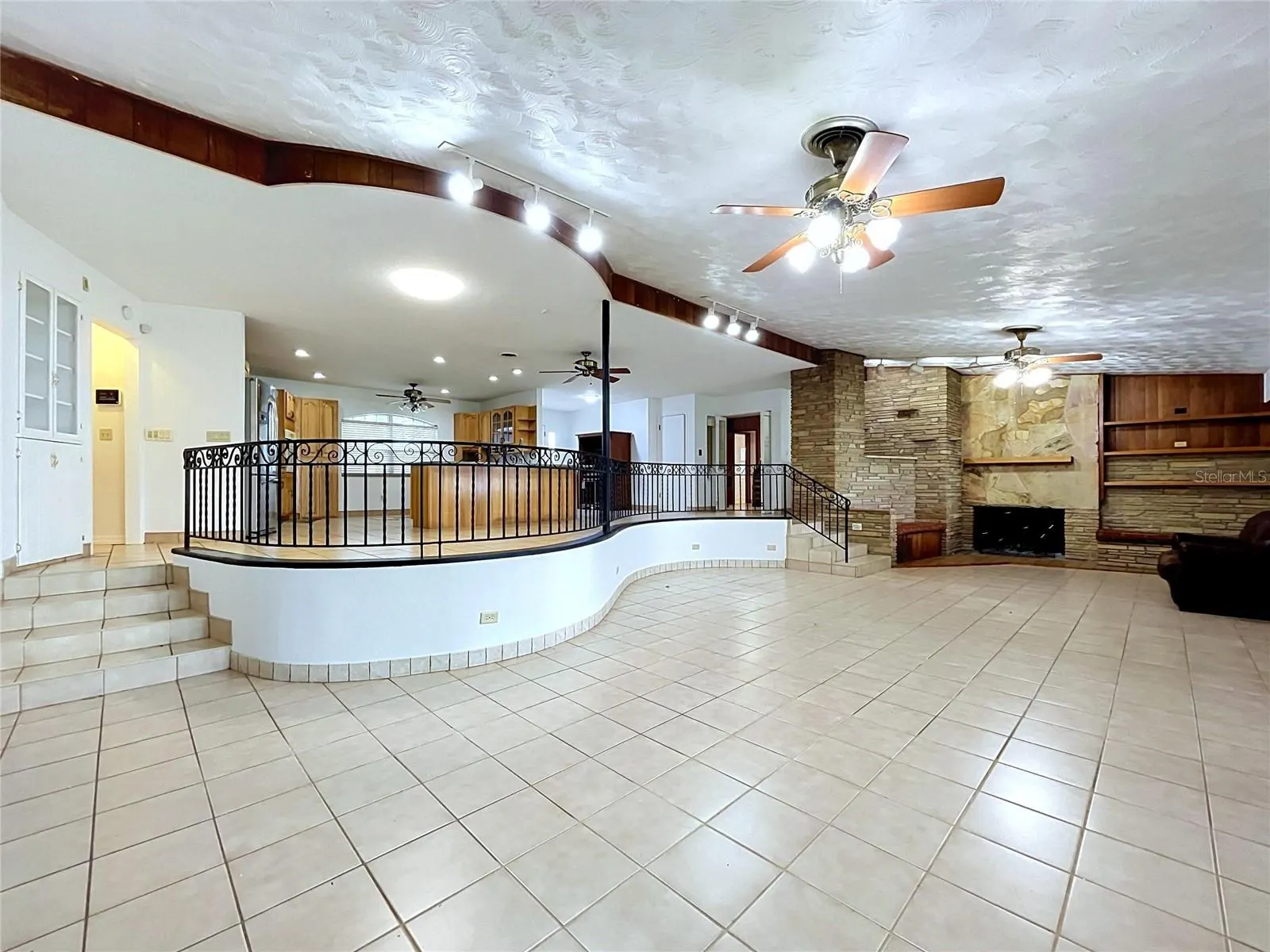 1348 EDGEWATER BEACH DR