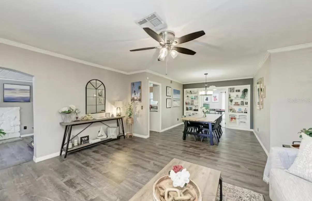 2608 OAKWOOD DR