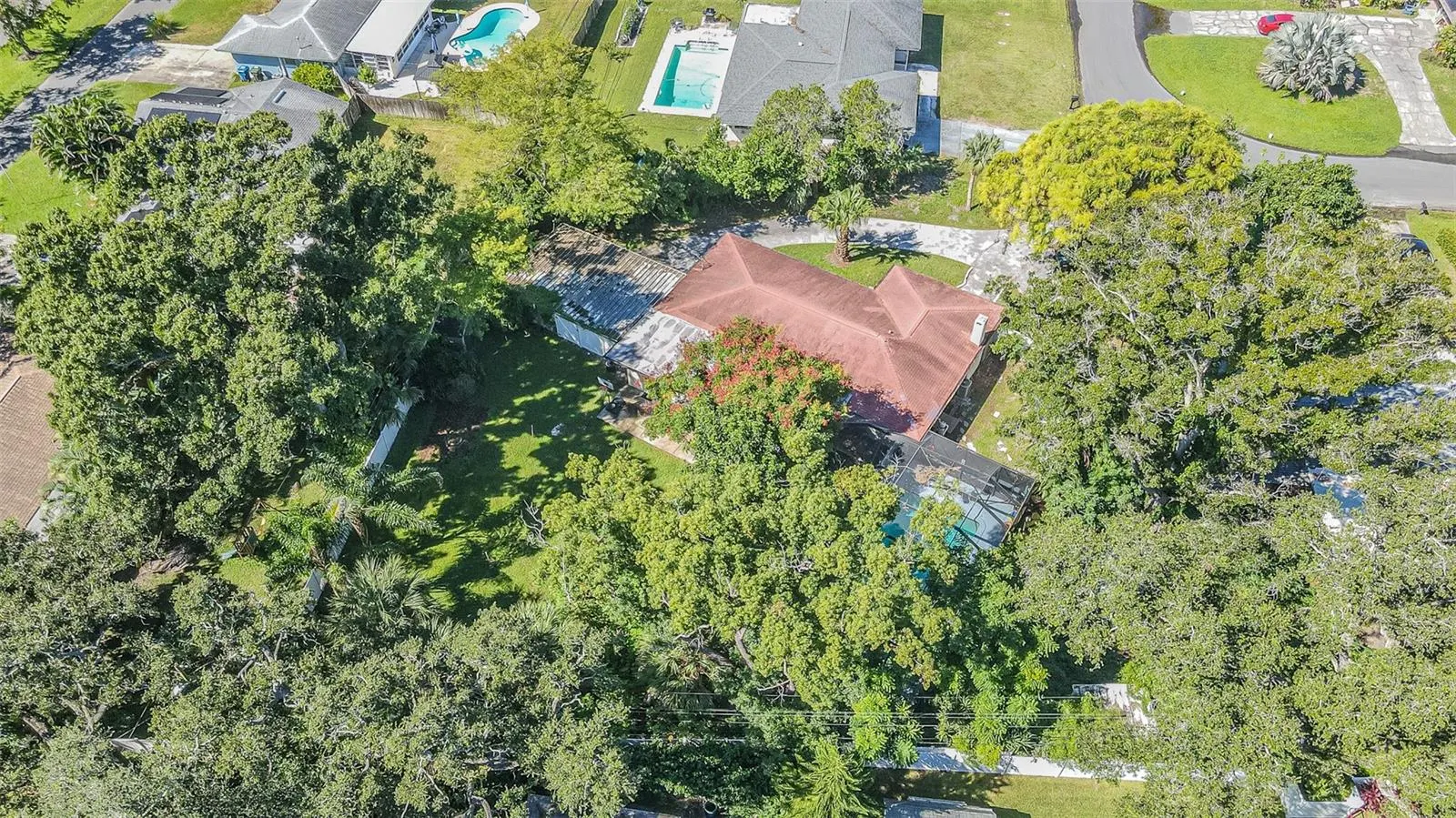 2608 OAKWOOD DR
