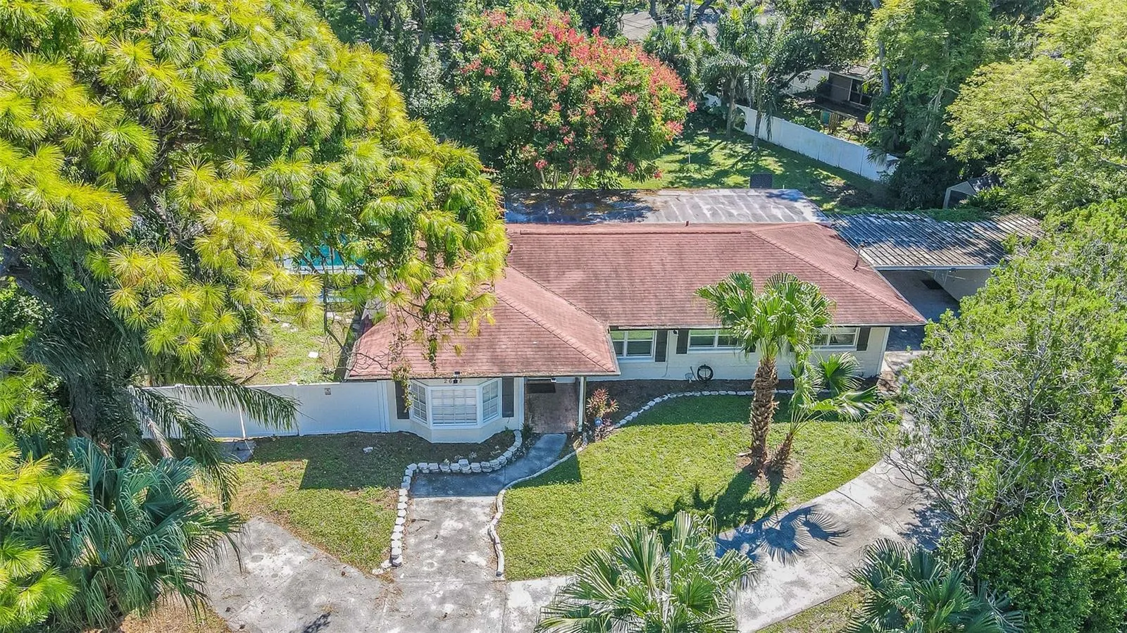 2608 OAKWOOD DR