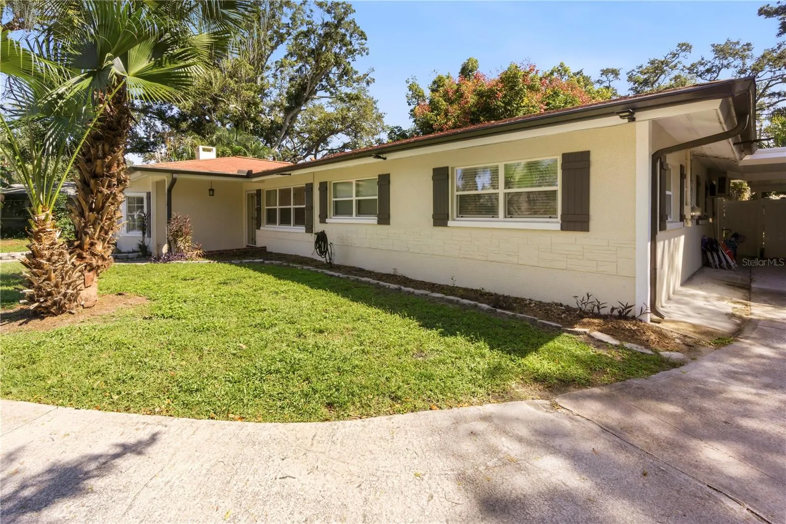 2608 OAKWOOD DR