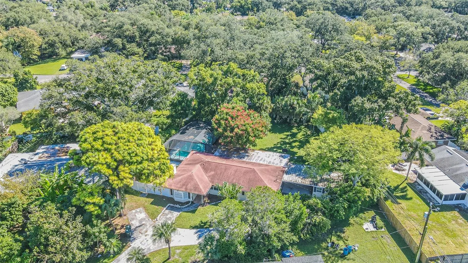 2608 OAKWOOD DR