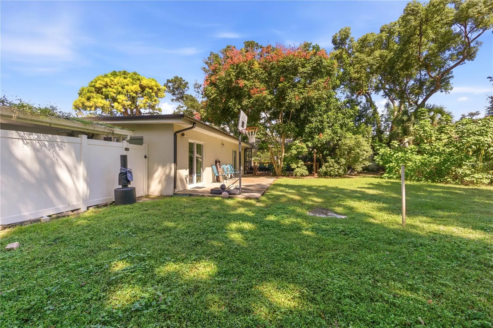 2608 OAKWOOD DR