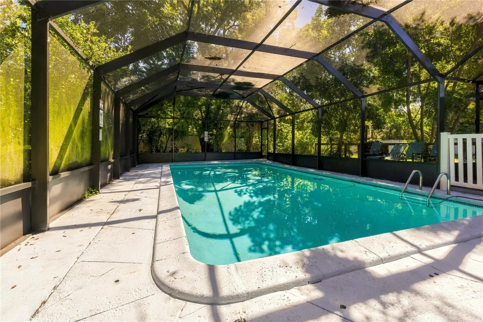 2608 OAKWOOD DR
