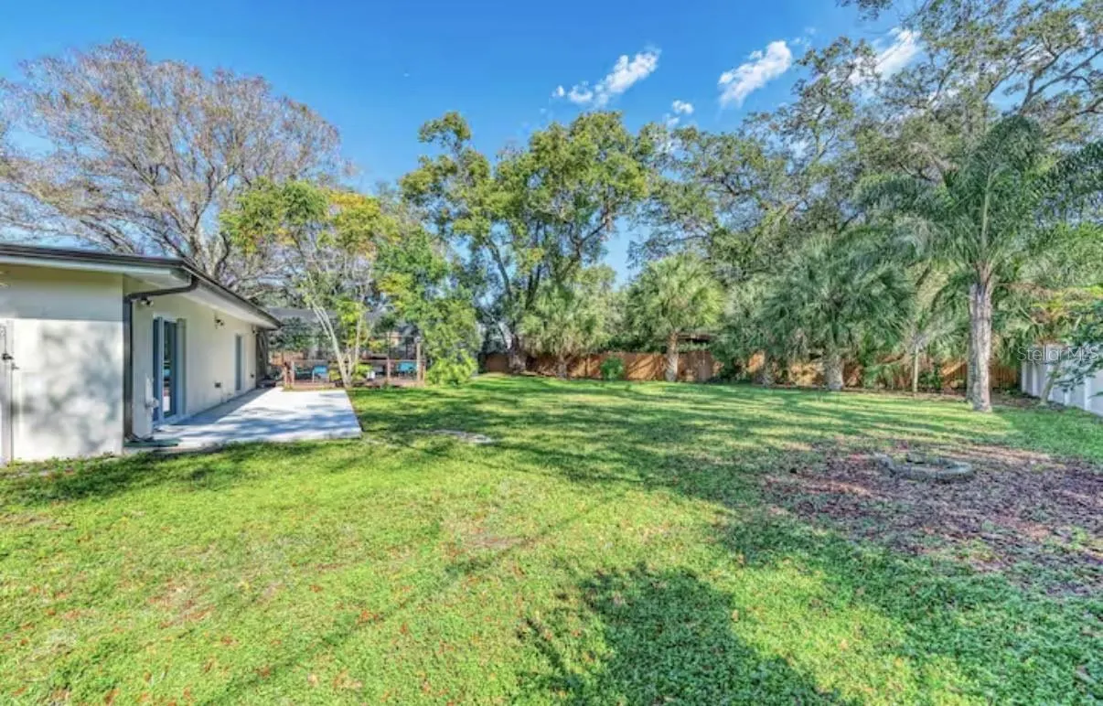 2608 OAKWOOD DR