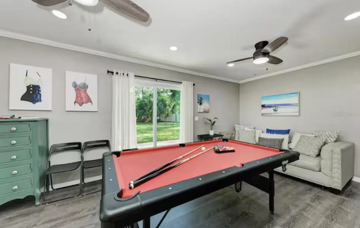 2608 OAKWOOD DR