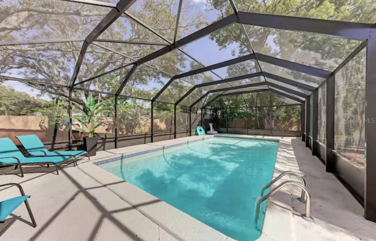 2608 OAKWOOD DR