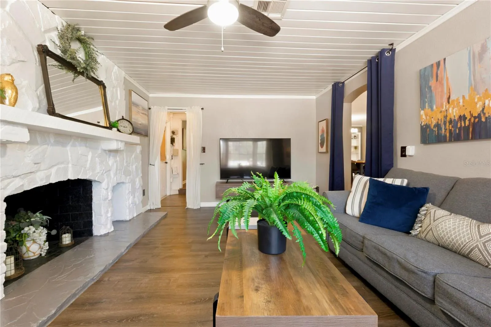 2608 OAKWOOD DR