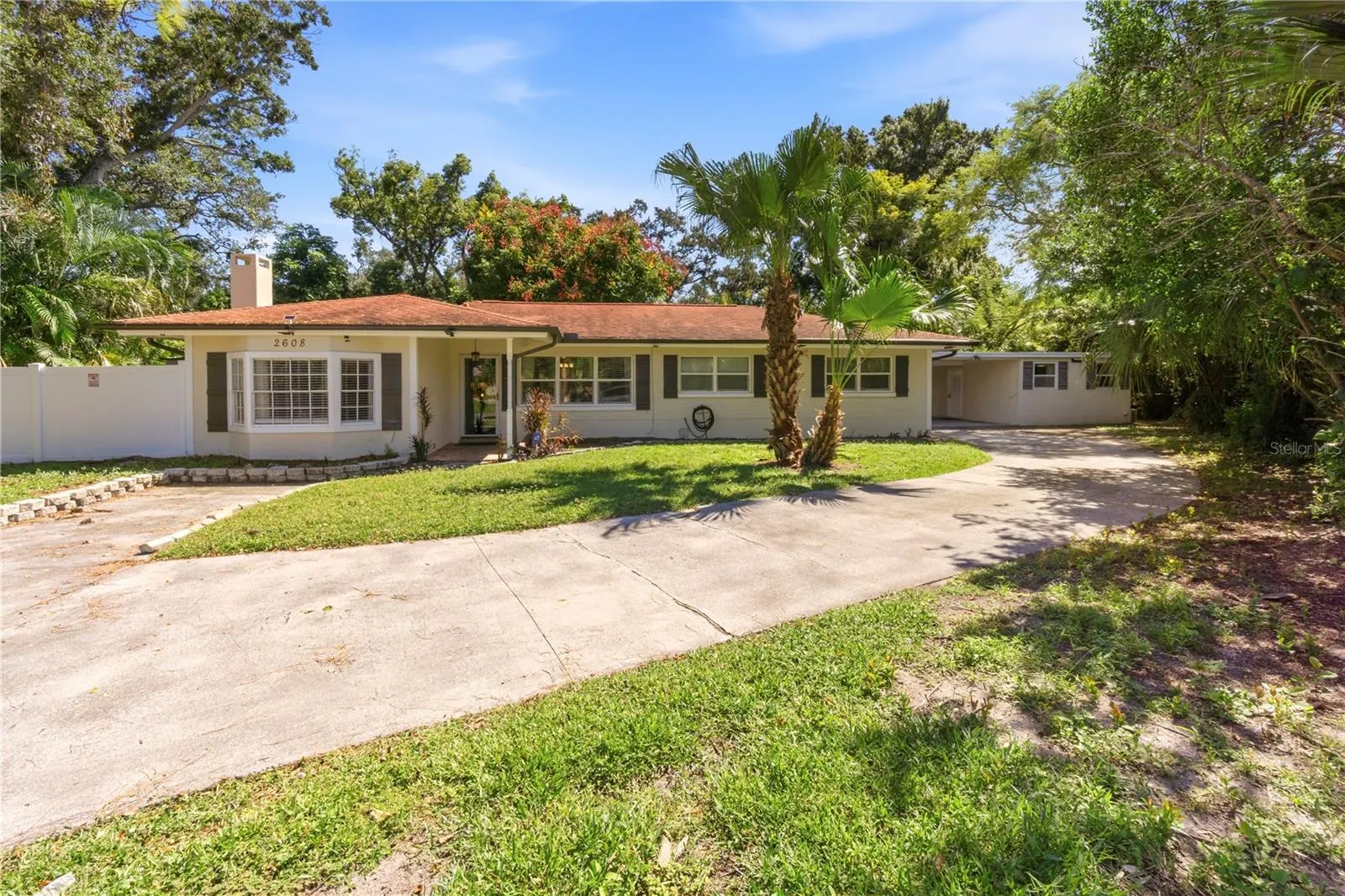2608 OAKWOOD DR