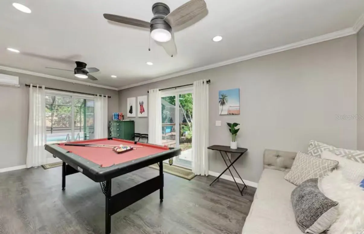 2608 OAKWOOD DR