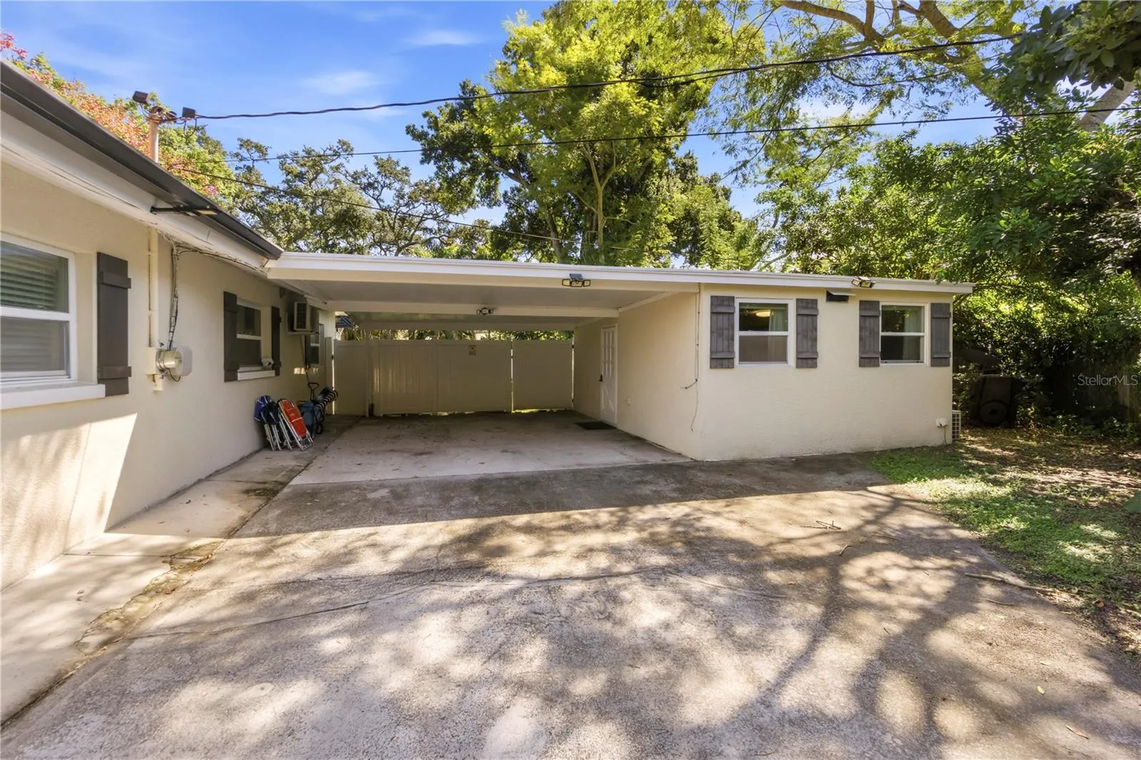 2608 OAKWOOD DR