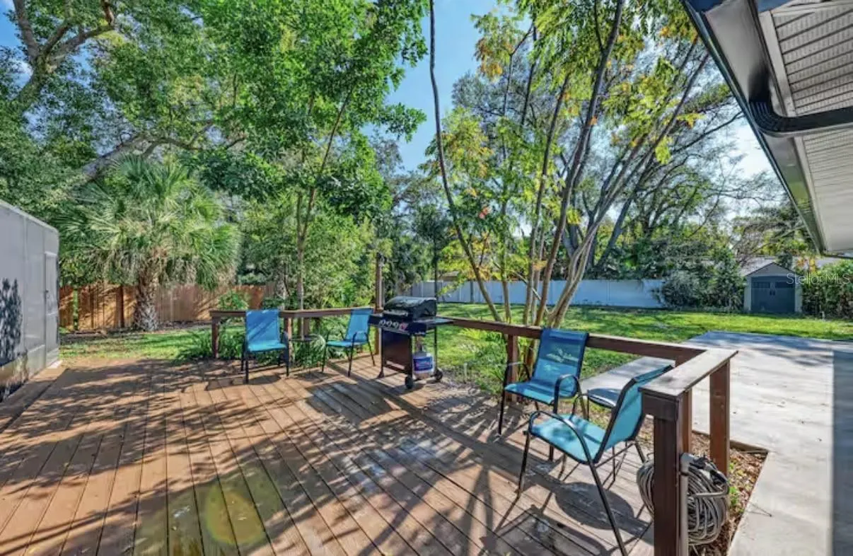 2608 OAKWOOD DR