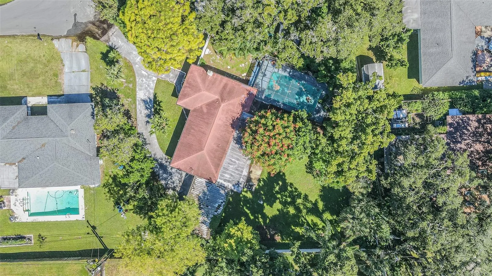 2608 OAKWOOD DR