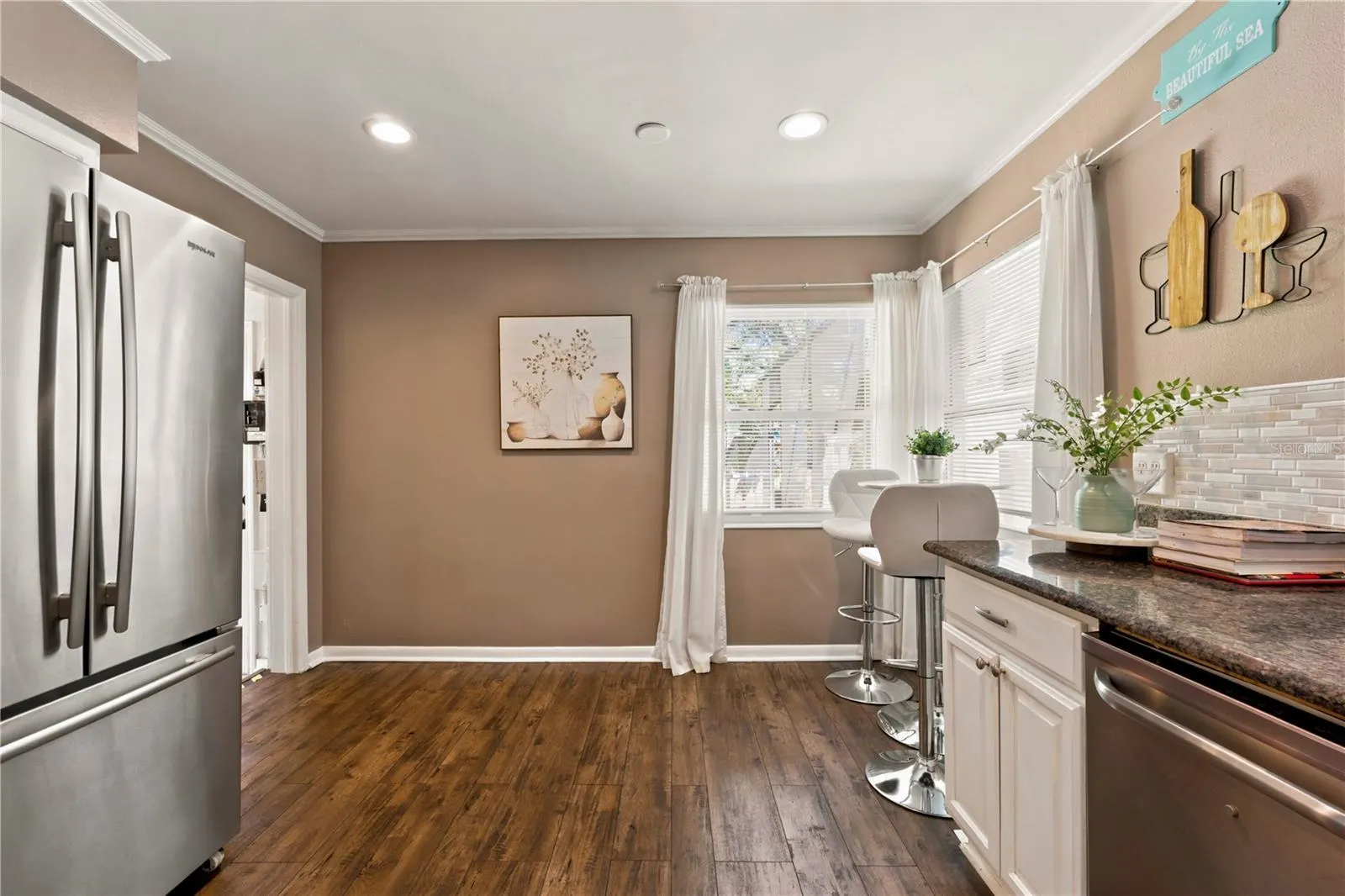 2608 OAKWOOD DR