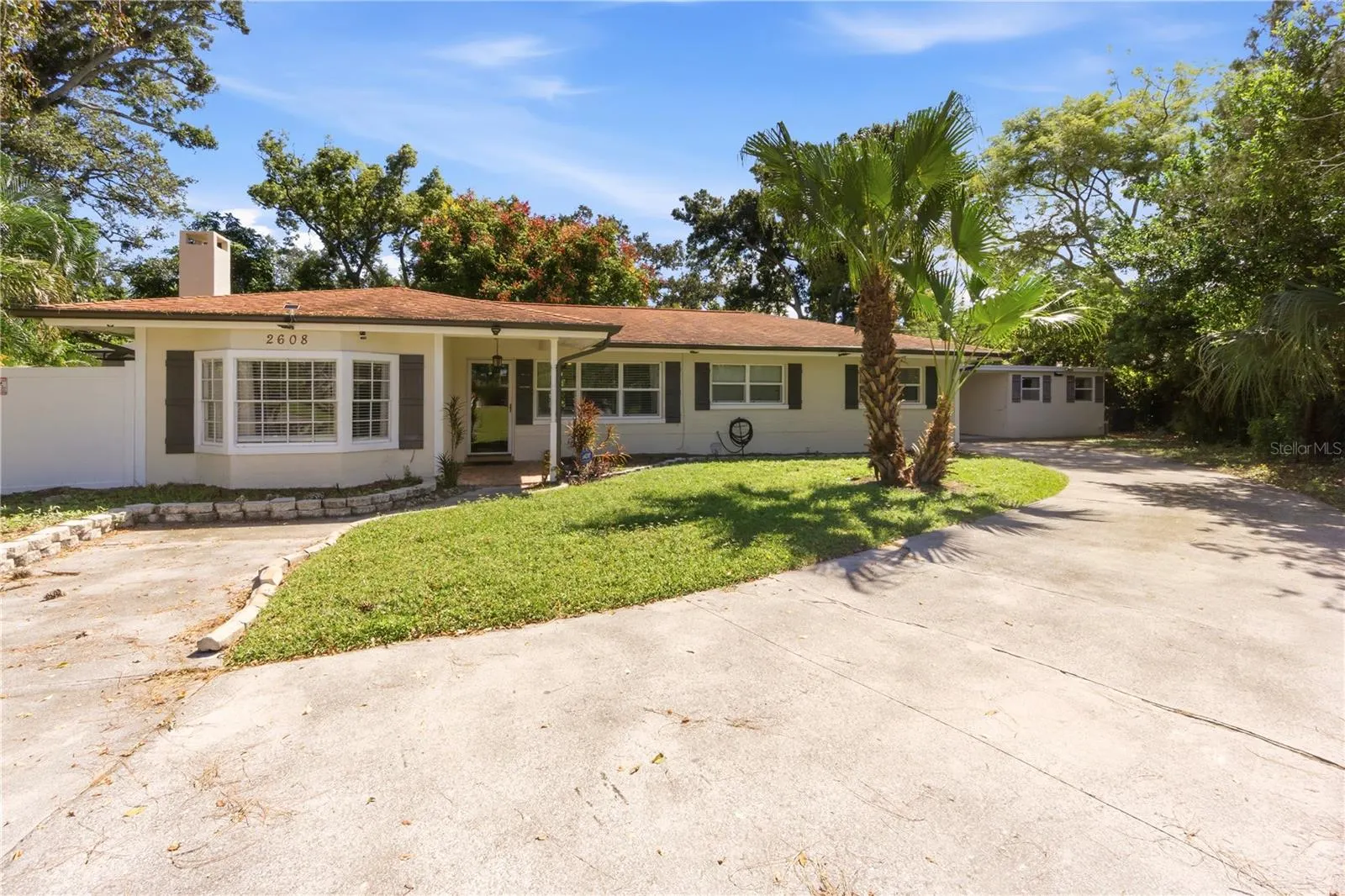 2608 OAKWOOD DR