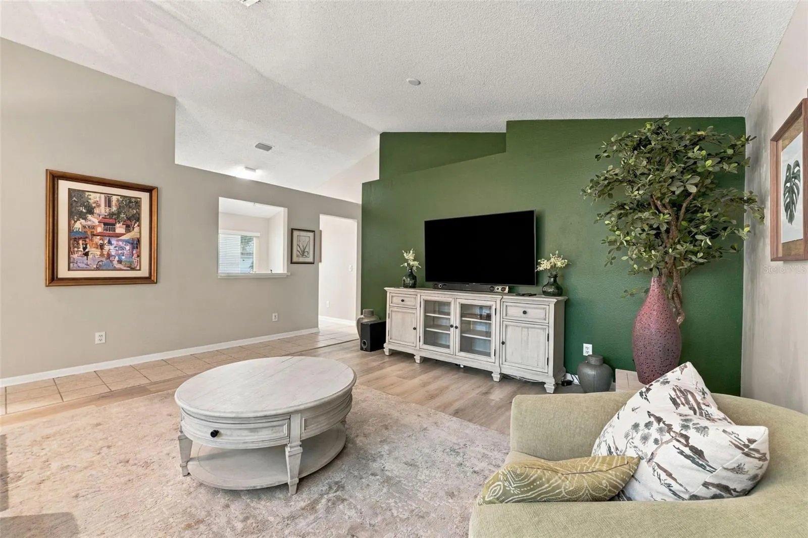 609 CAPE COD CIR