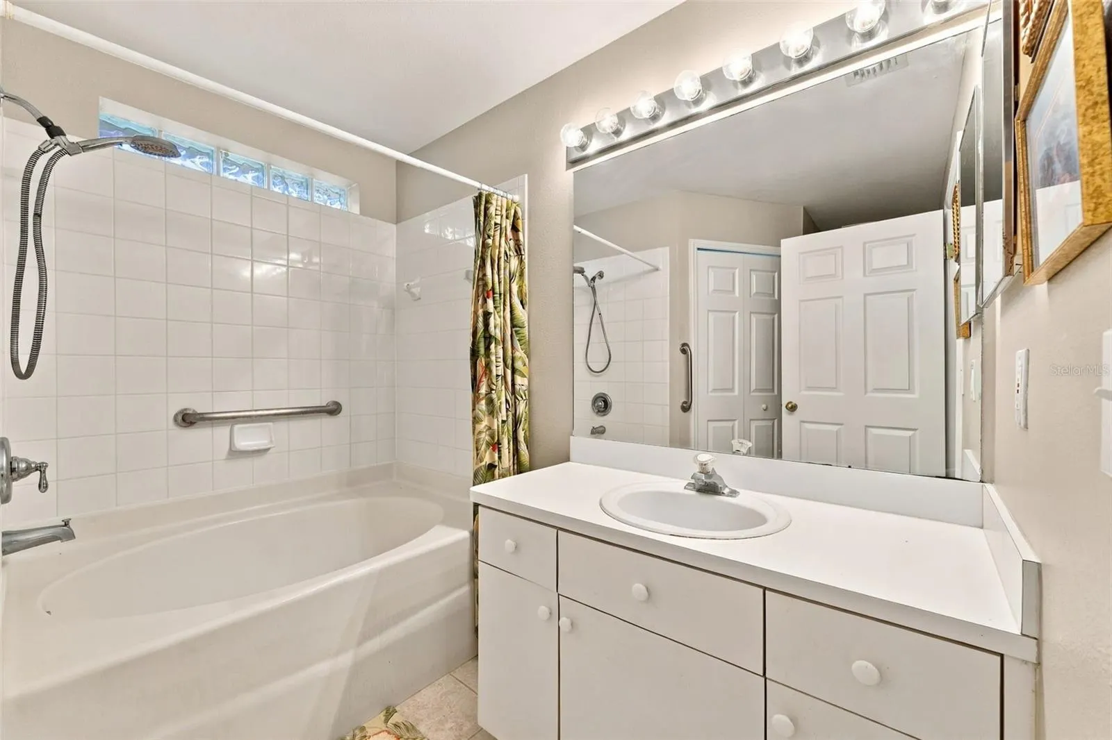 609 CAPE COD CIR