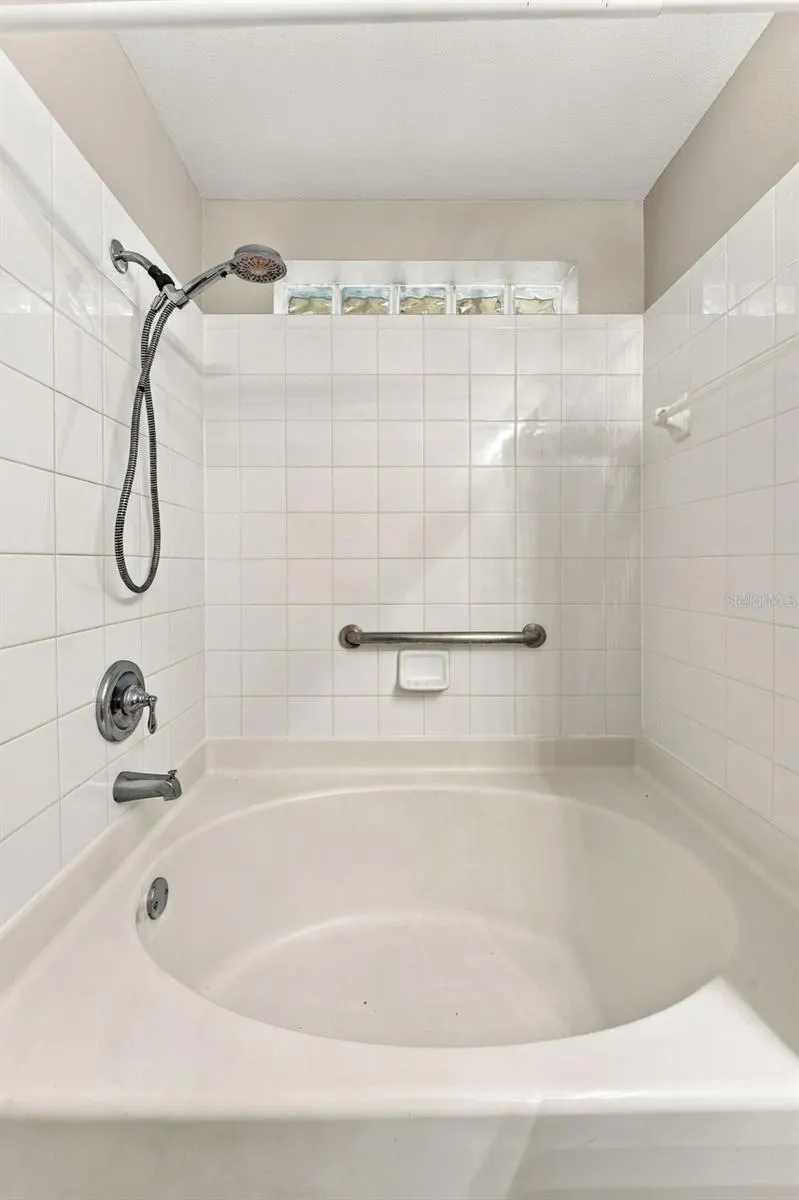 609 CAPE COD CIR