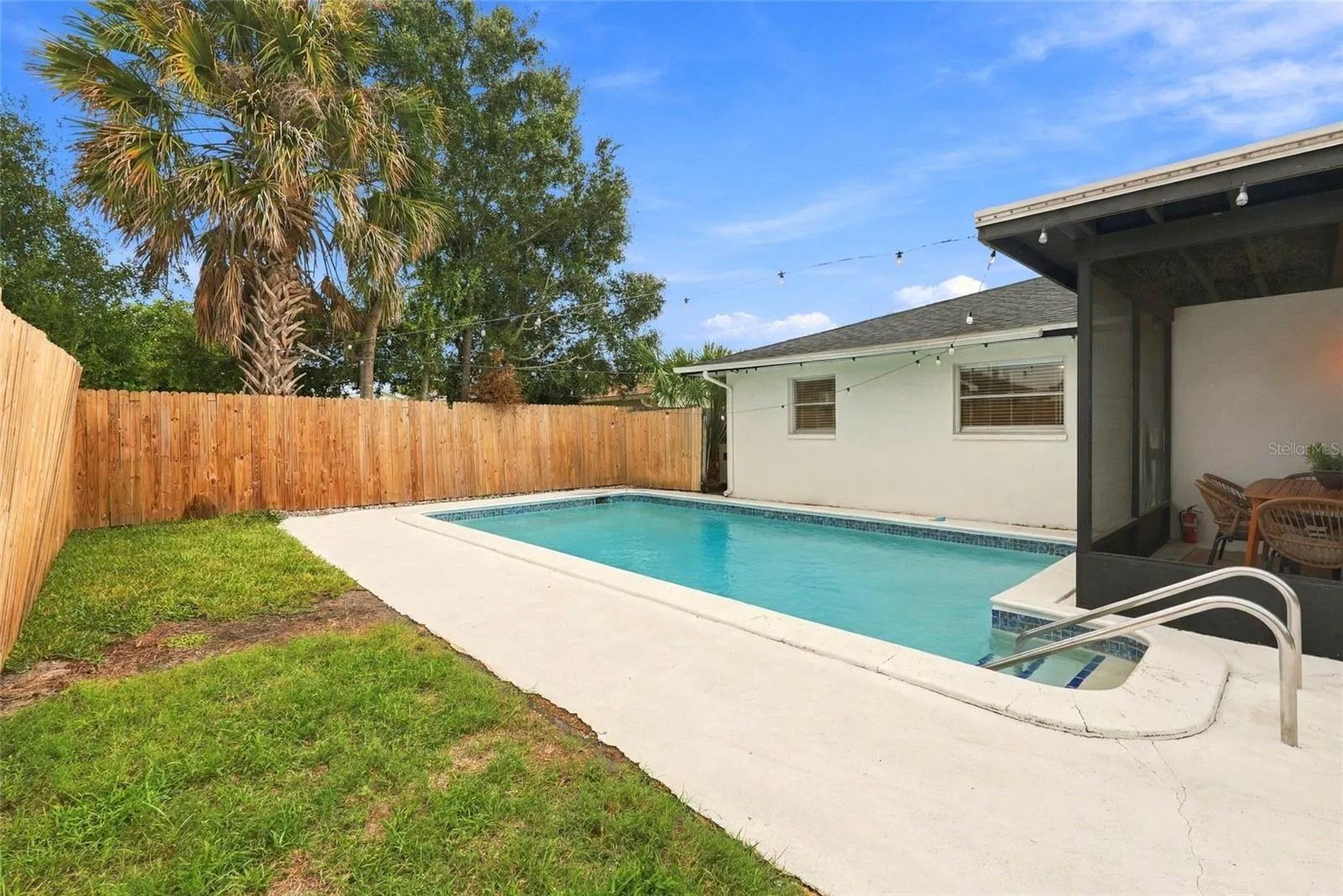 2710 21ST AVE W