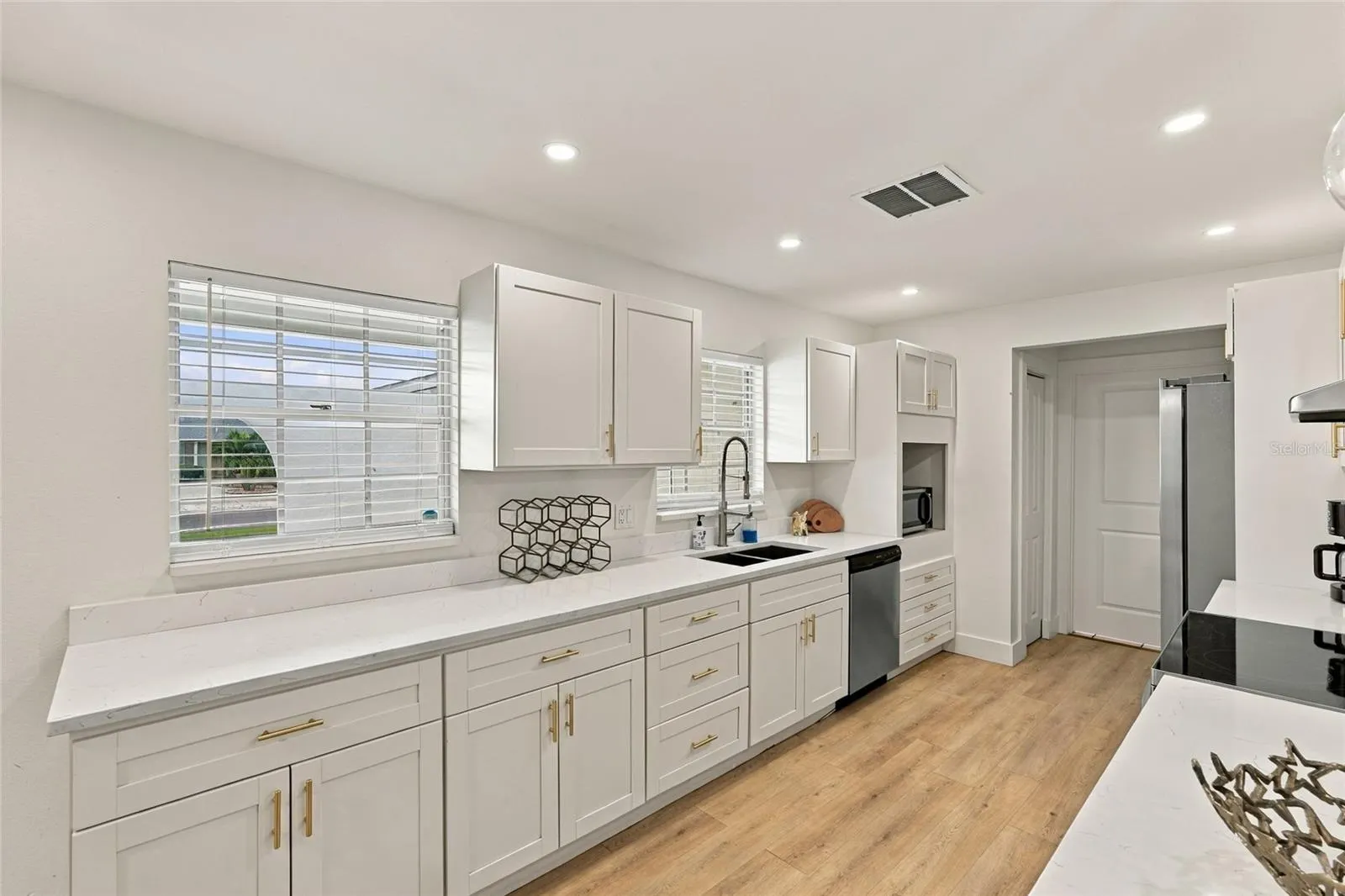 2710 21ST AVE W