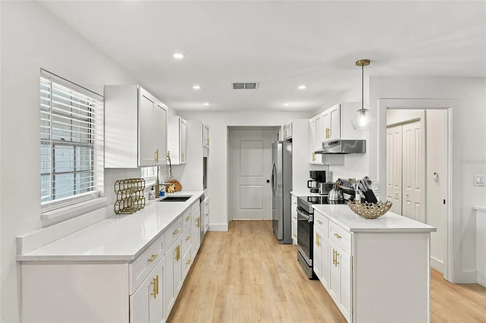 2710 21ST AVE W