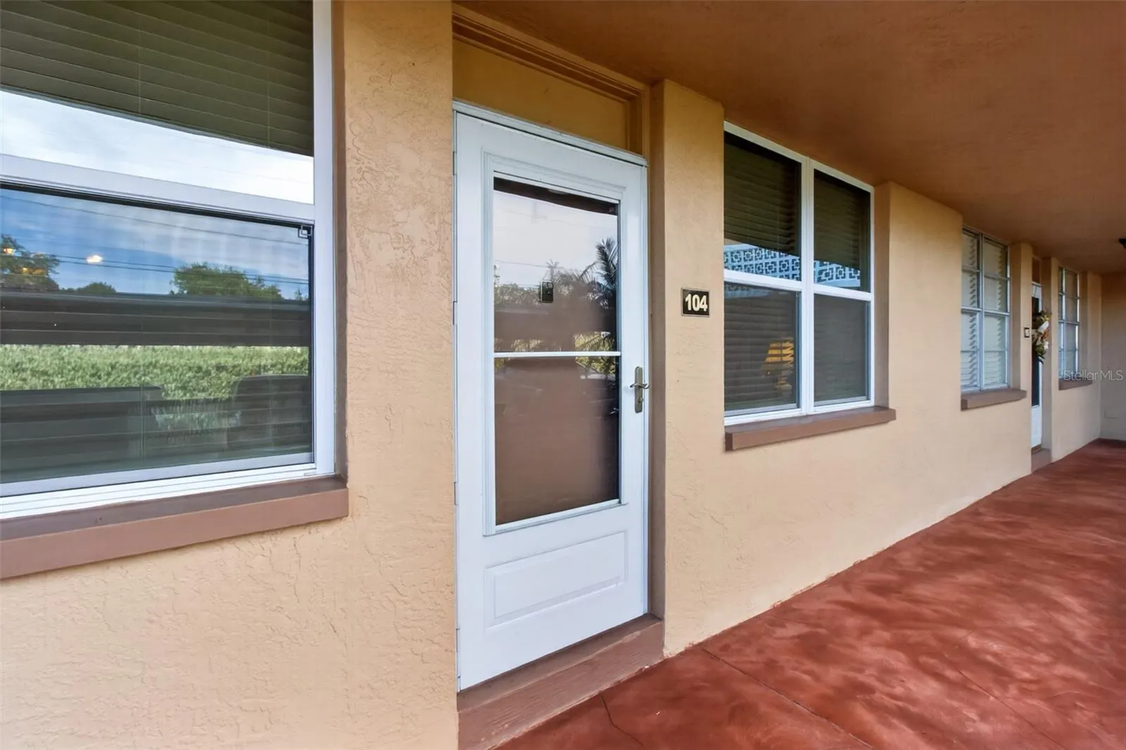 5095 BAY ST NE #104 #104
