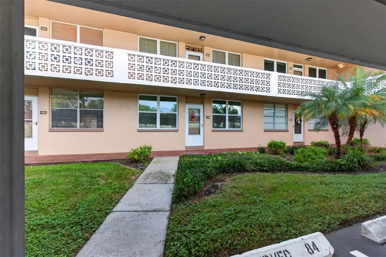 5095 BAY ST NE #104 #104
