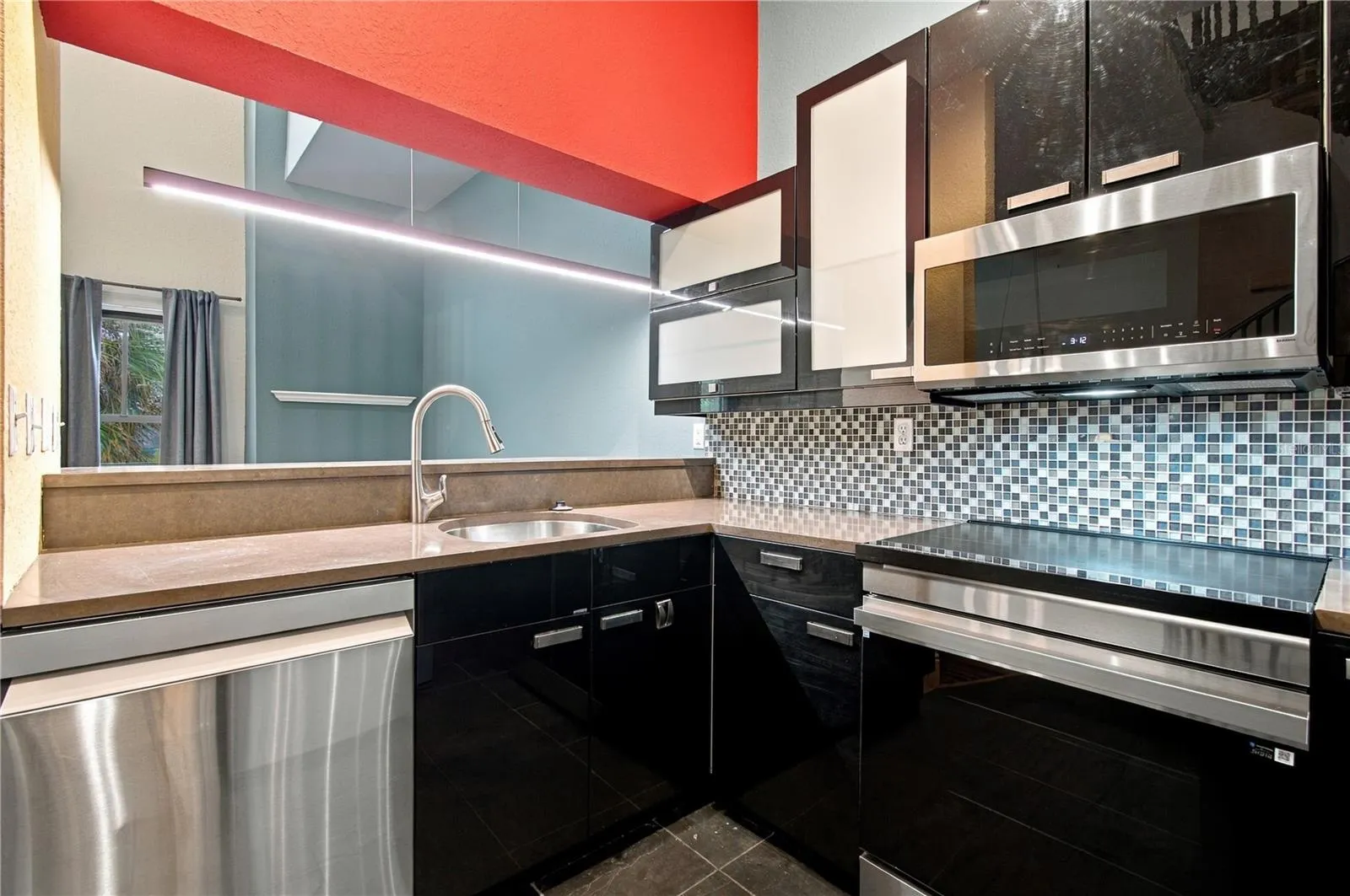 2002 E 5TH AVE #214 #214