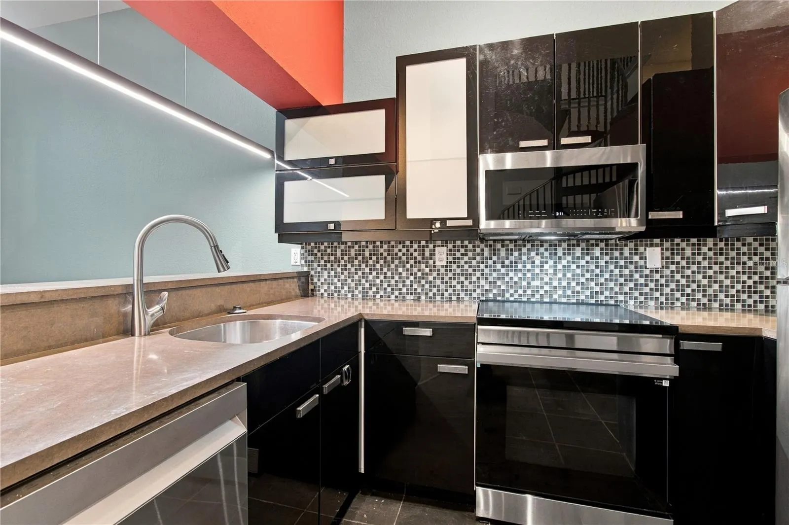 2002 E 5TH AVE #214 #214
