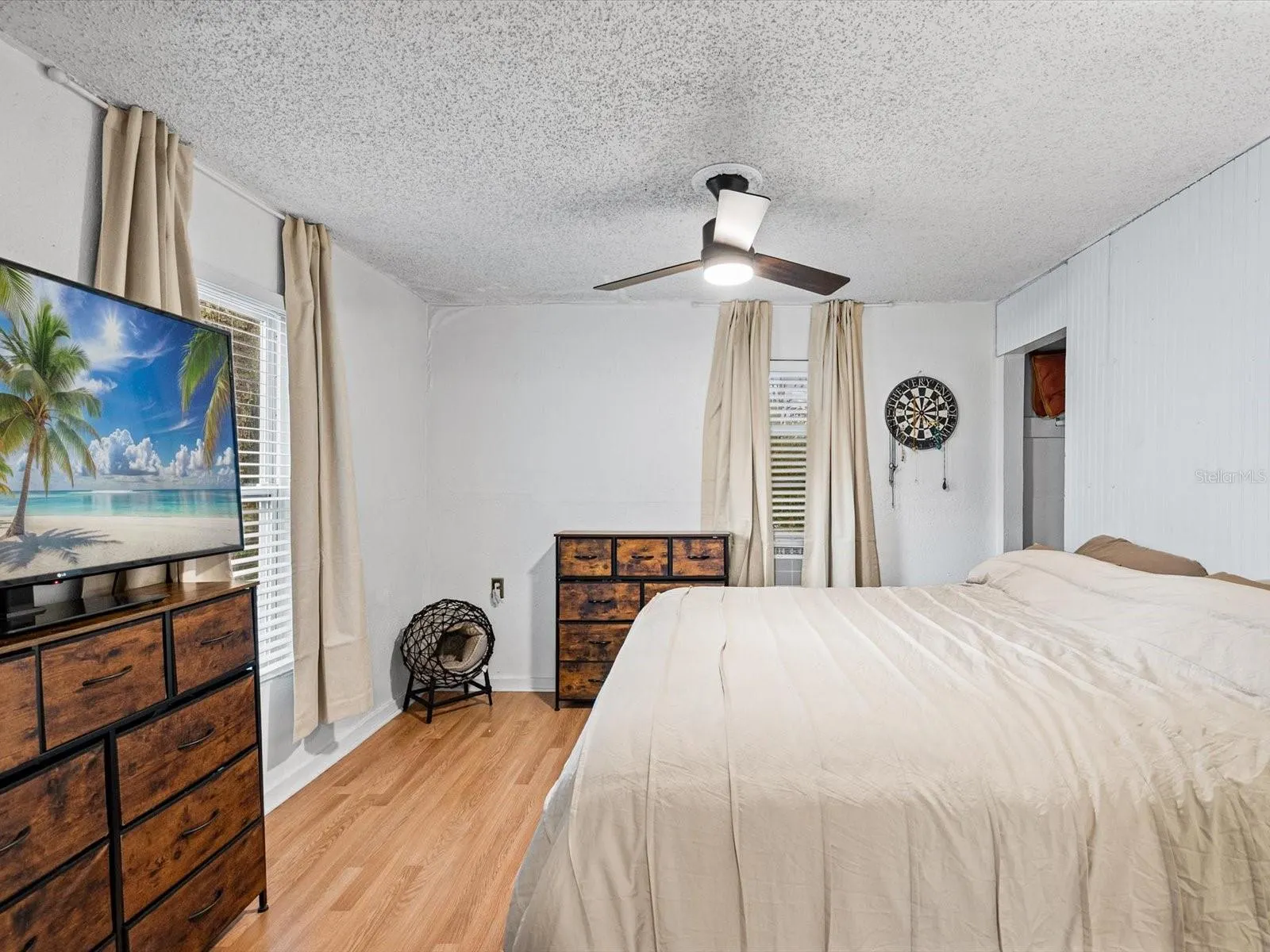 910 E ESKIMO AVE