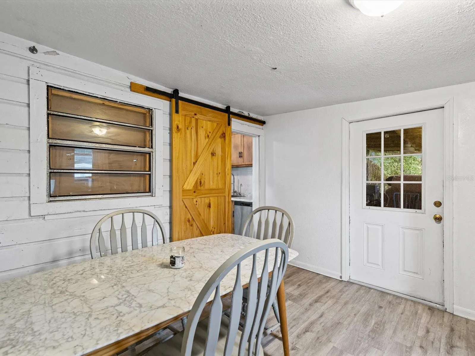 910 E ESKIMO AVE