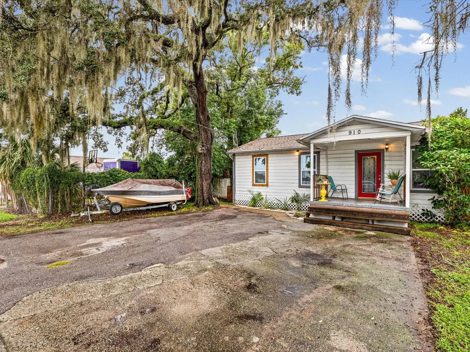 910 E ESKIMO AVE