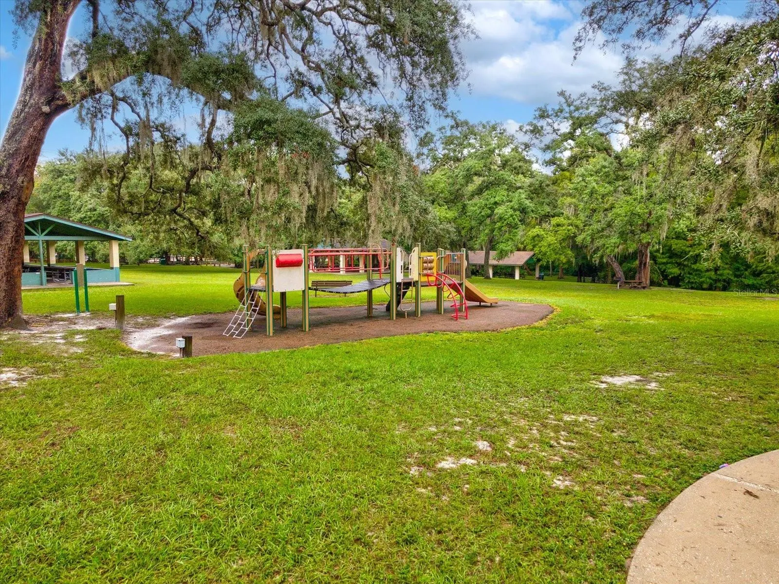 910 E ESKIMO AVE