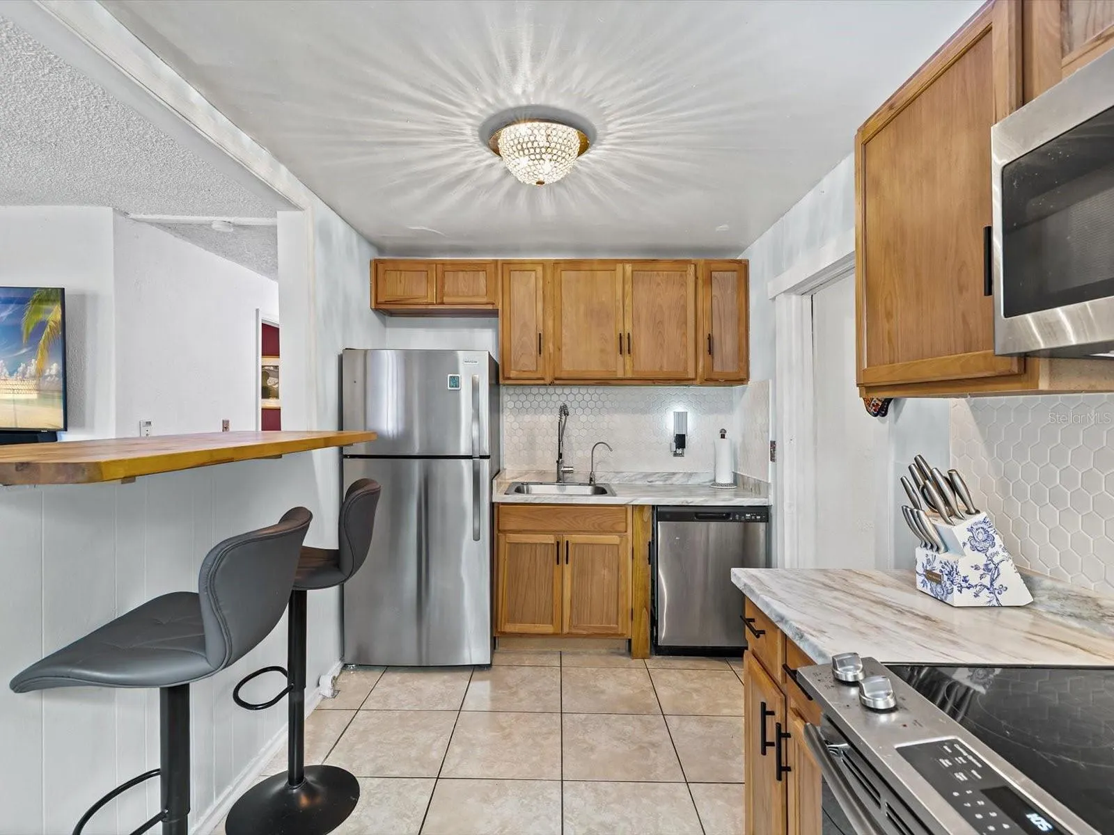 910 E ESKIMO AVE