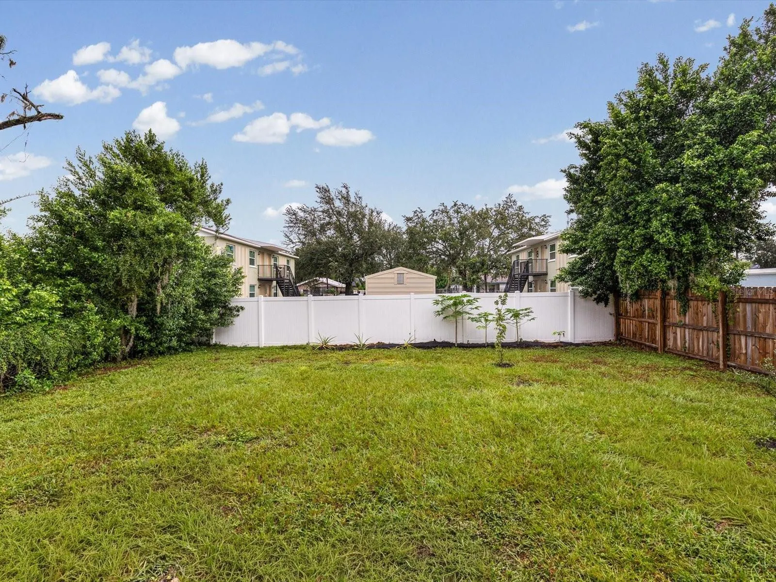 910 E ESKIMO AVE