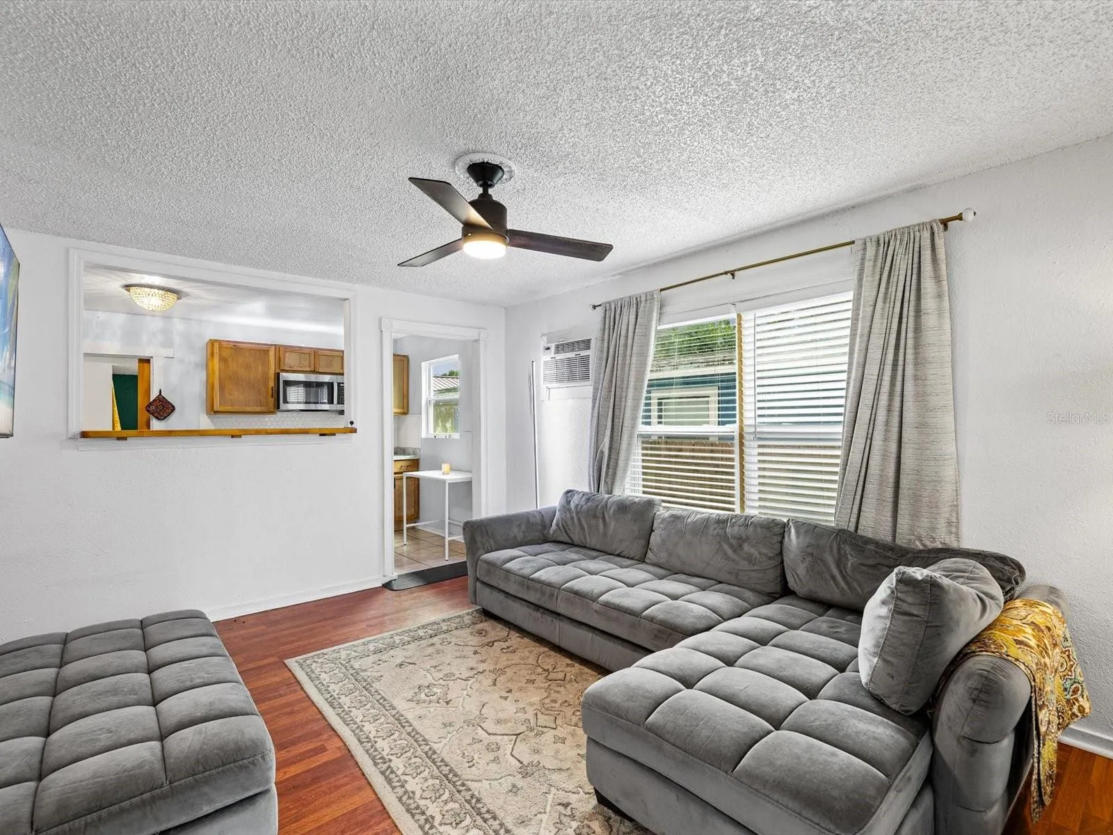 910 E ESKIMO AVE
