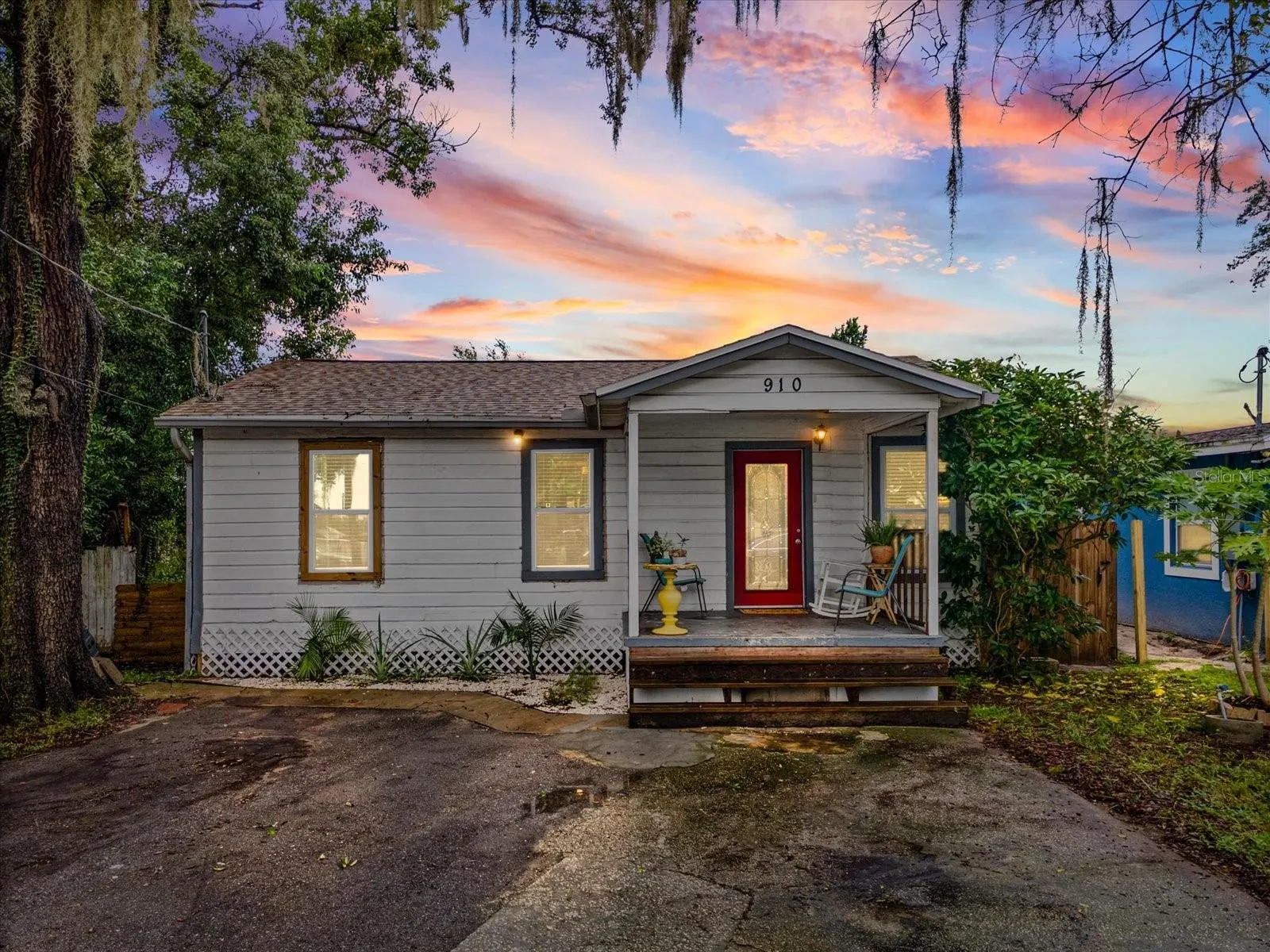910 E ESKIMO AVE