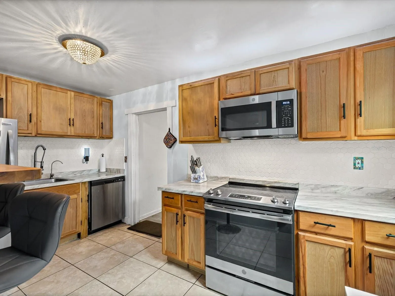 910 E ESKIMO AVE