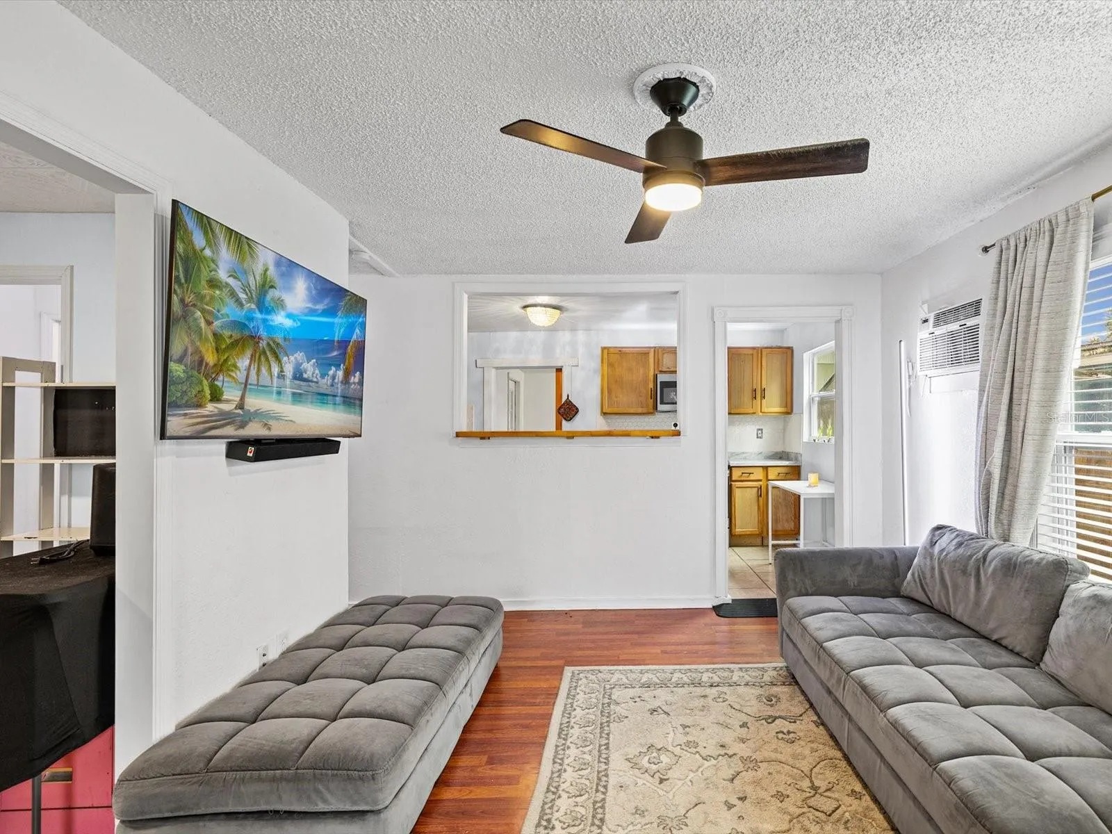 910 E ESKIMO AVE