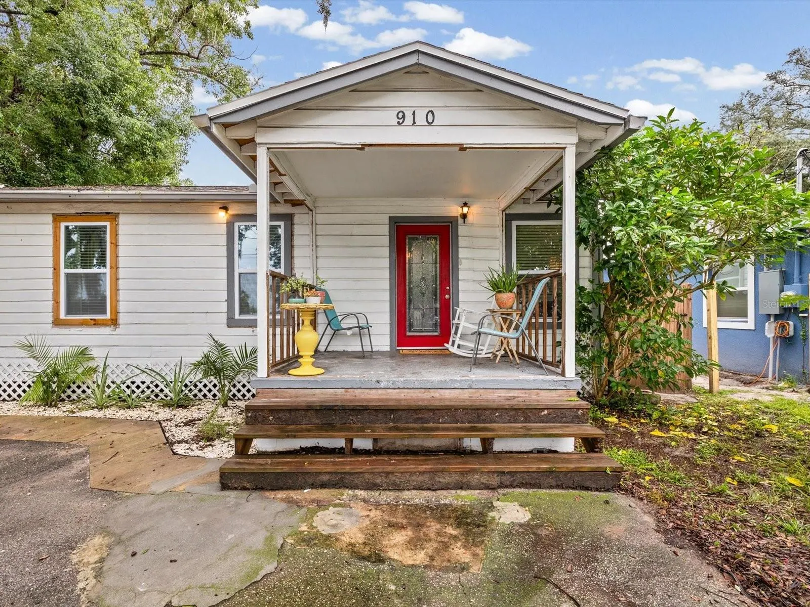 910 E ESKIMO AVE