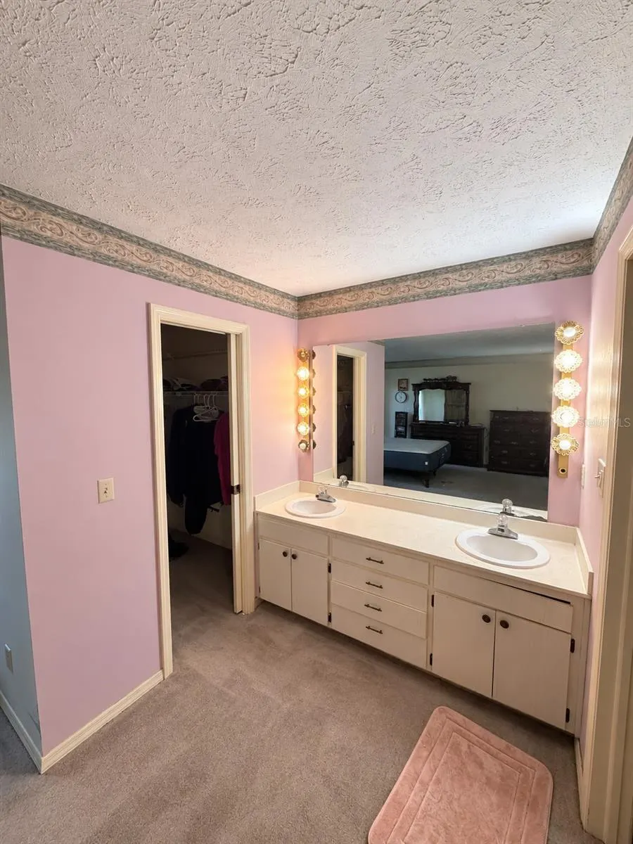 1731 COCO PALM CIR