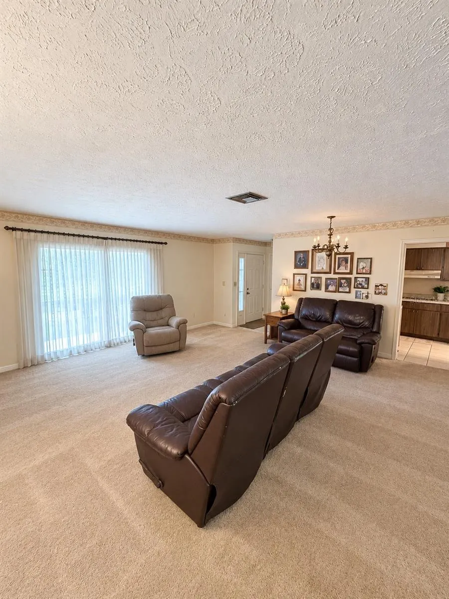 1731 COCO PALM CIR