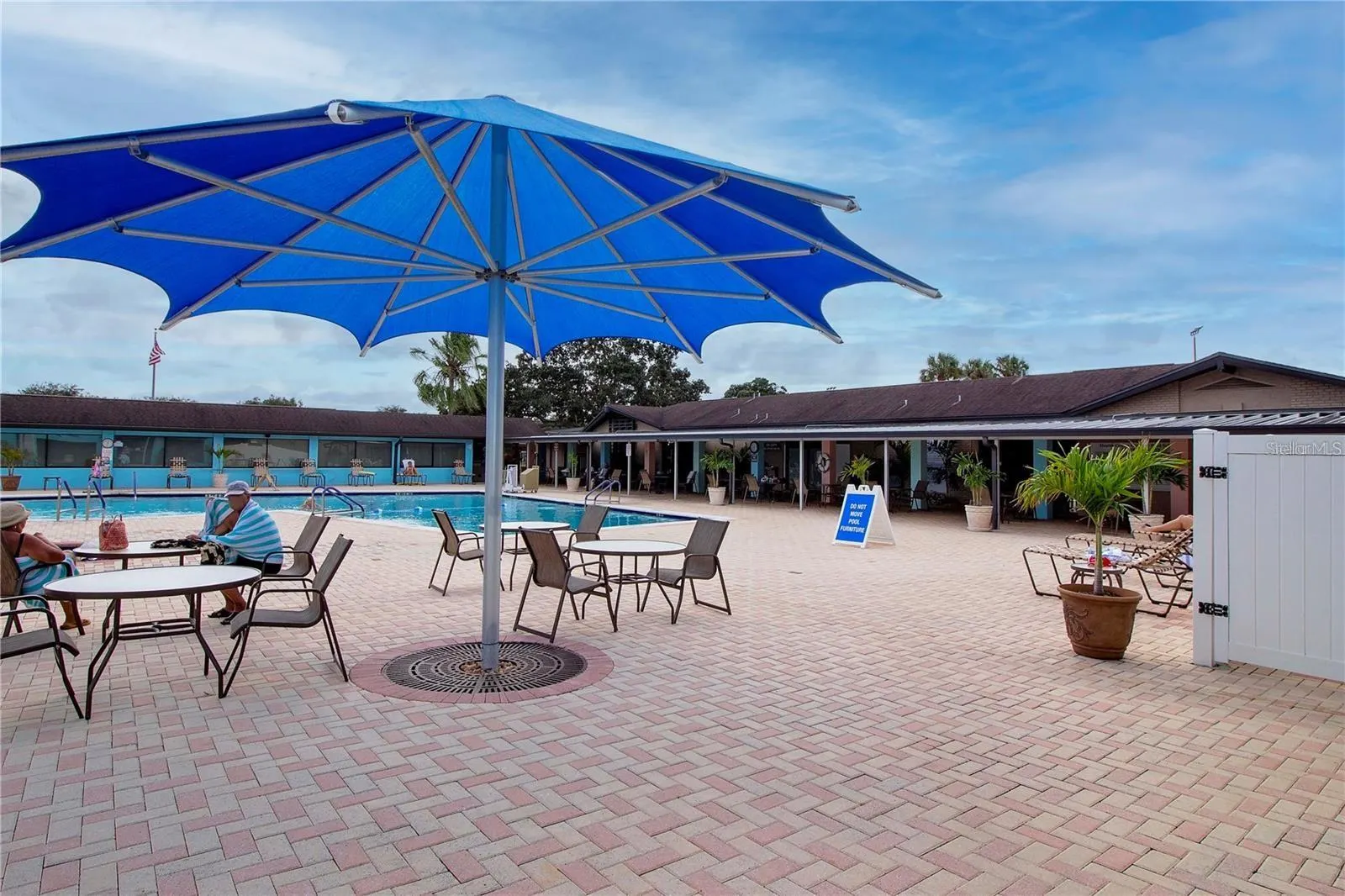 1731 COCO PALM CIR