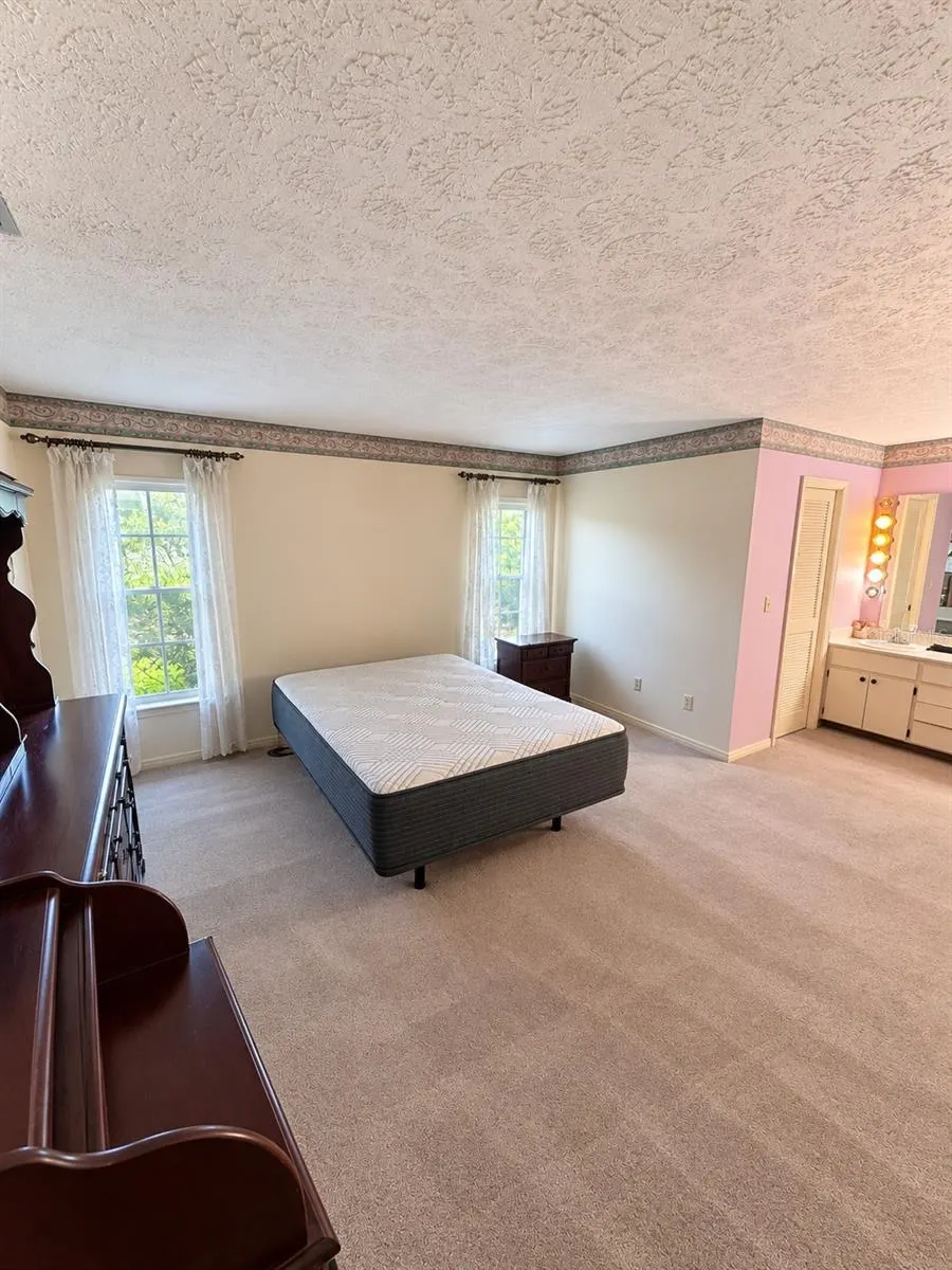 1731 COCO PALM CIR